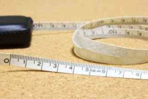 【車中泊】ベッドを自作する方法！イレクターパイプがおすすめ！