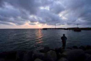 スーパーライトショアジギングの仕掛けとアクション・時期