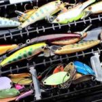 シーバスのメタルバイブルアーの使い方とタックル